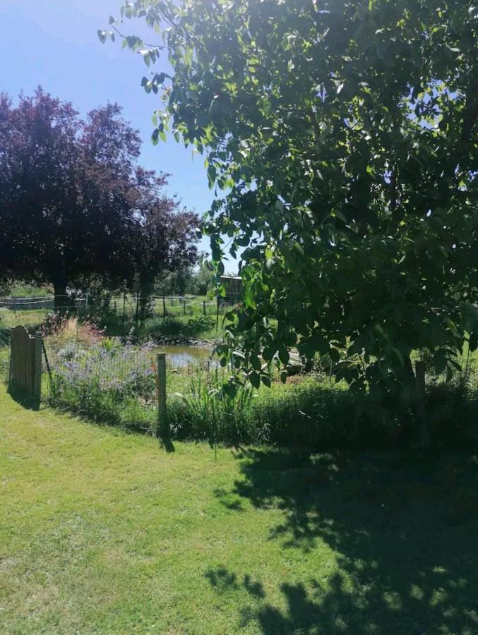 Bed and Breakfast Un Air De Campagne Millac  Exterior foto